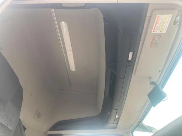 車内は広々ハイルーフです。|三菱 スーパーグレート 2RG-FP84VDRの写真10