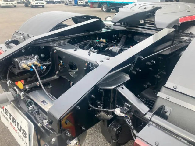 シャーシとカプラーガイドの状態です。|三菱 スーパーグレート 2RG-FP84VDRの写真13