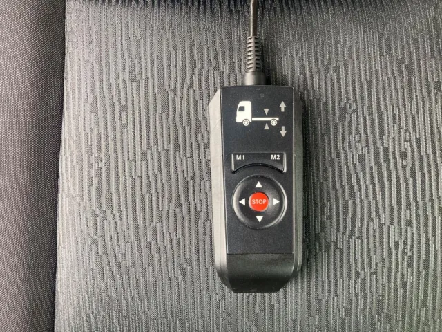 エアサスのコントローラーです。|三菱 スーパーグレート 2RG-FP84VDRの写真27