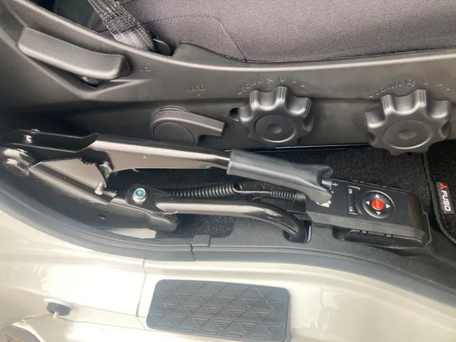 ダンプレバー付きです。|三菱 スーパーグレート 2RG-FP84VDRの写真28