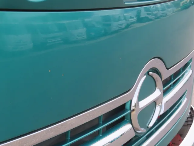 フロントパネルに細かいキズがあります。|日野 レンジャー LDG-GK8JNAAの写真30