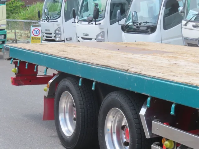 運転席側サイドレールに細かいキズ・サビがあります。|日野 レンジャー LDG-GK8JNAAの写真42