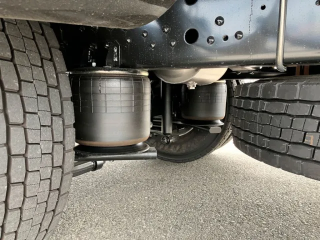 リヤエアサスです。|三菱 ファイター 2KG-FK65F(2WD)の写真7