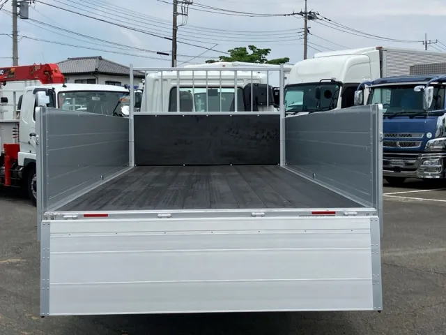 荷台全体の状態です。|三菱 ファイター 2KG-FK65F(2WD)の写真9