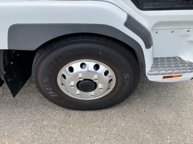 アルミホイール付きです。|三菱 ファイター 2KG-FK65F(2WD)の写真11