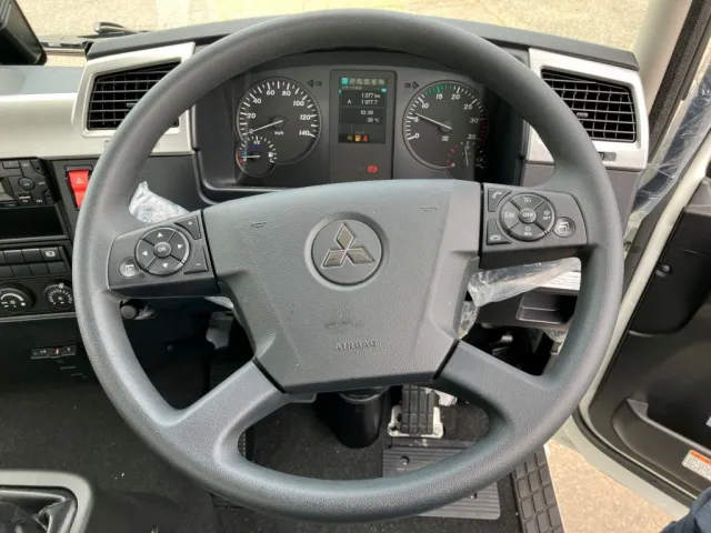 ハンドル周りの状態です。|三菱 ファイター 2KG-FK65F(2WD)の写真17