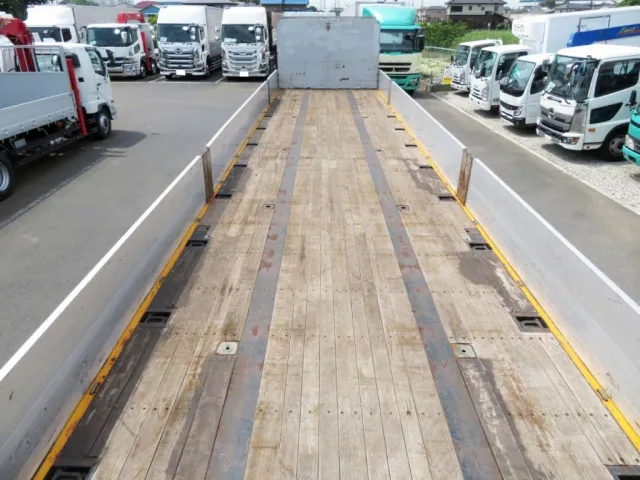 床の状態です。（補修箇所があります）|トレクス  PFB34118改の写真8