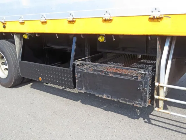 物入にサビ・キズがあります。|トレクス  PFB34118改の写真14