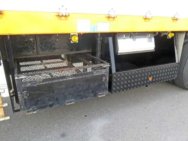 物入にサビ・キズがあります。|トレクス  PFB34118改の写真15