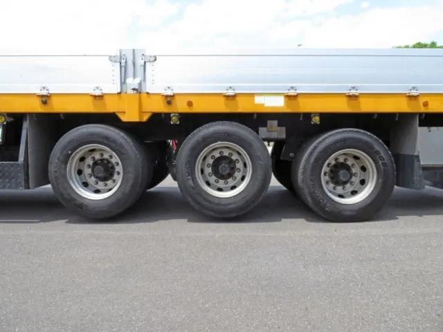 前2軸が浮きます。|トレクス  PFB34118改の写真21