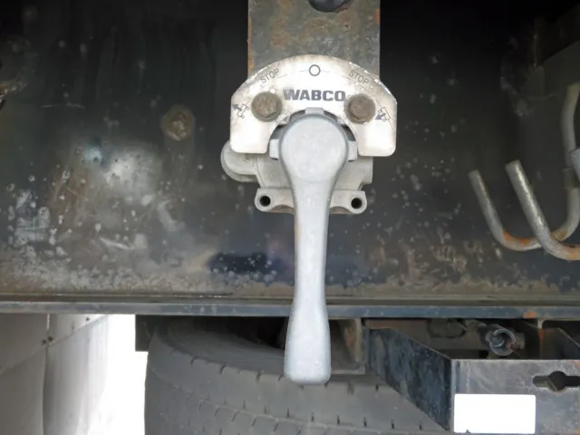 車高調整レバーです。|トレクス  PFB34118改の写真22