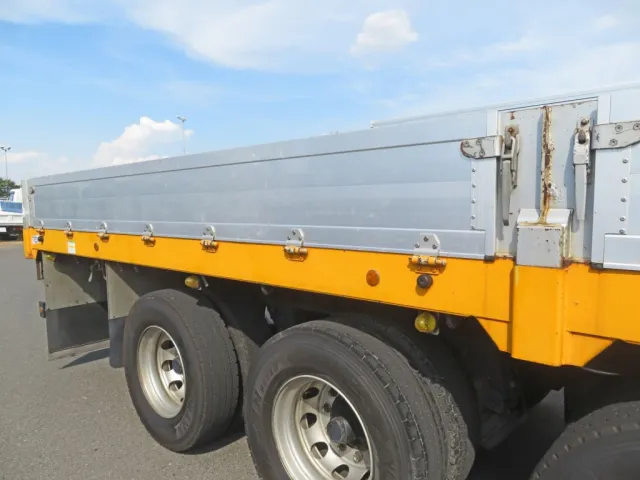 あおり・サイドレールにキズがあります。（中柱にサビ・キズがあります）|トレクス  PFB34118改の写真30