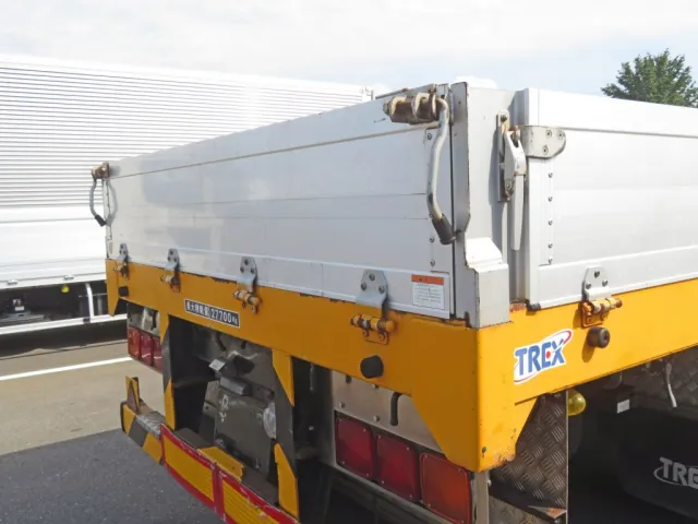 リアあおりロック周りにサビ・キズがあります。|トレクス  PFB34118改の写真32