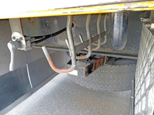 シャーシ・チェーンフック・スペアタイヤハンガーにサビ・キズがあります。|トレクス  PFB34118改の写真35