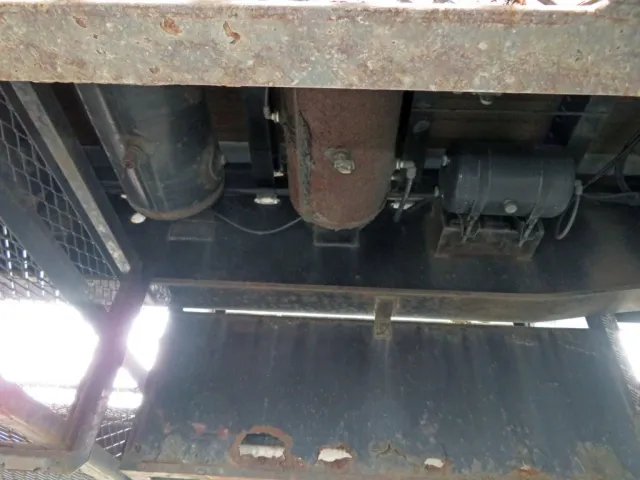 エアータンクにサビがあります。|トレクス  PFB34118改の写真39