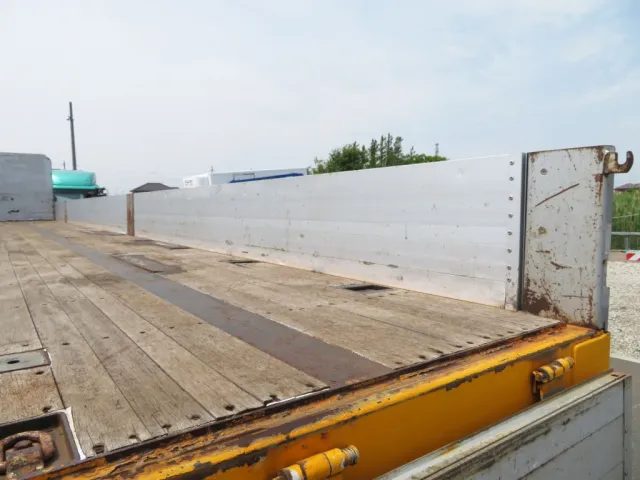 あおり内側にキズ・軽いヘコミがあります。（中柱にサビ・キズがあります）|トレクス  PFB34118改の写真43