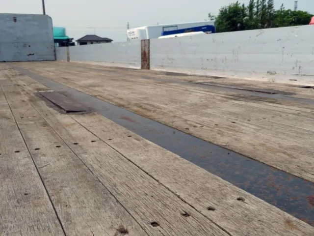 床板に補修・軽い浮き箇所があります。|トレクス  PFB34118改の写真47