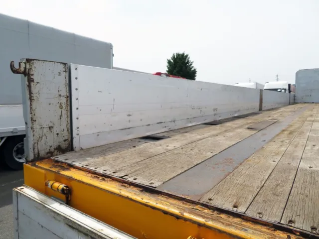 あおり内側にキズ・軽いヘコミがあります。（中柱にサビ・キズがあります）|トレクス  PFB34118改の写真48