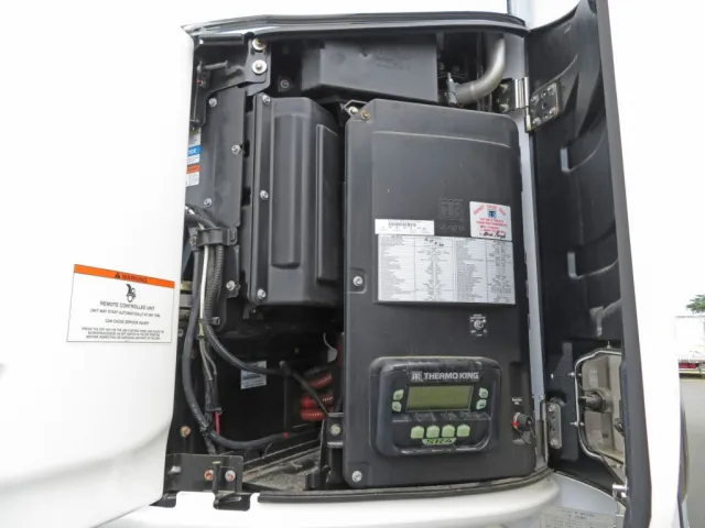 サブエンジン助手席側内部の状態です。|トレクス  PFB34118改の写真17