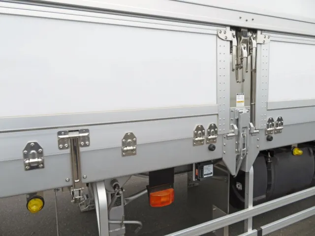 ウイングロック・あおりロック・丁番・セイコーラックはステンレス製です。|トレクス  PFB34118改の写真36