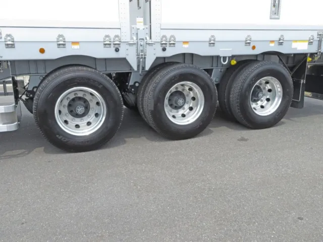 3軸です。（アルミホイールです）|トレクス  PFB34118改の写真42