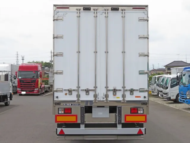 ハンマーロック・丁番・テールランプの枠廻りはステンレス製です。|トレクス  PFB34118改の写真43