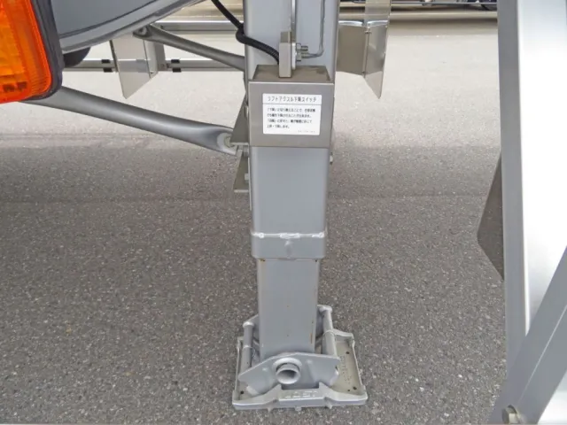 脚に細かいキズ・少し置きサビがあります。|トレクス  PFB34118改の写真44