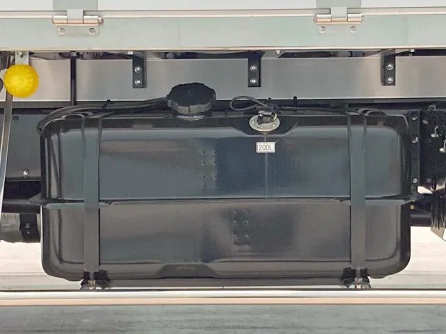 燃料タンクは200Lです。|三菱 ファイター 2KG-FK65F(2WD)の写真18