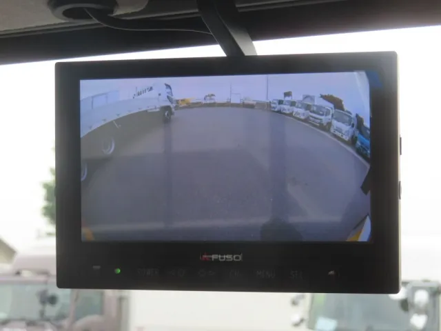 液晶バックモニター付きです。|三菱 ファイター 2KG-FK65Fの写真14