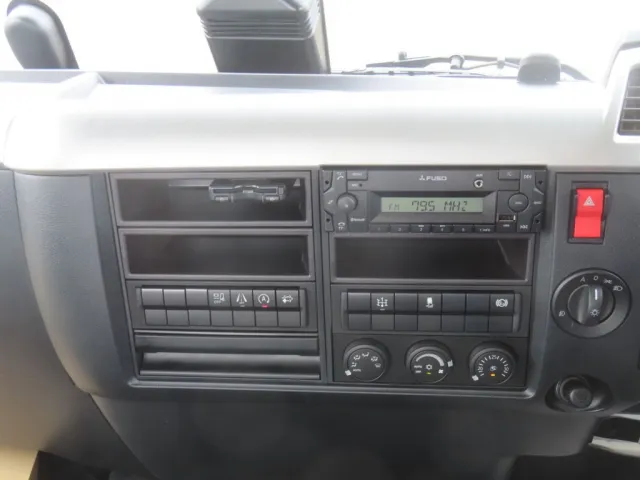 インパネ周りの状態です。|三菱 ファイター 2KG-FK65Fの写真15