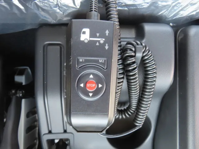 エアサスのコントローラーです。|三菱 ファイター 2KG-FK65F(2WD)の写真13