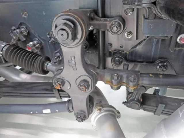 前方下部に少し置きサビがあります。|日野 プロフィア 2DG-FW1AHCの写真27