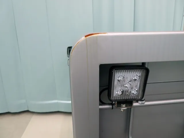 プロテクター助手席側上部に少し置きサビがあります。|日野 プロフィア 2DG-FW1AHCの写真30