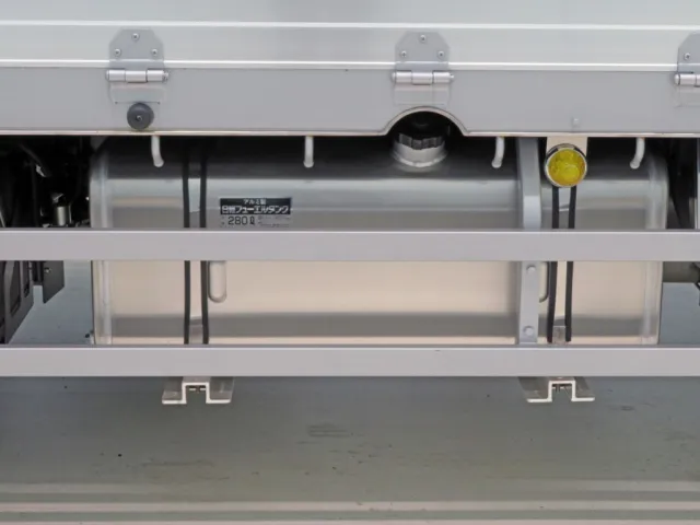 燃料タンクは280Lです。(アルミ製です)|日野 プロフィア 2DG-FW1AHCの写真32