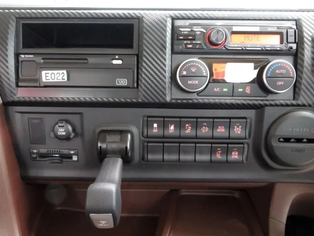 パネル周りの状態です。|日野 プロフィア 2DG-FW1AHCの写真36