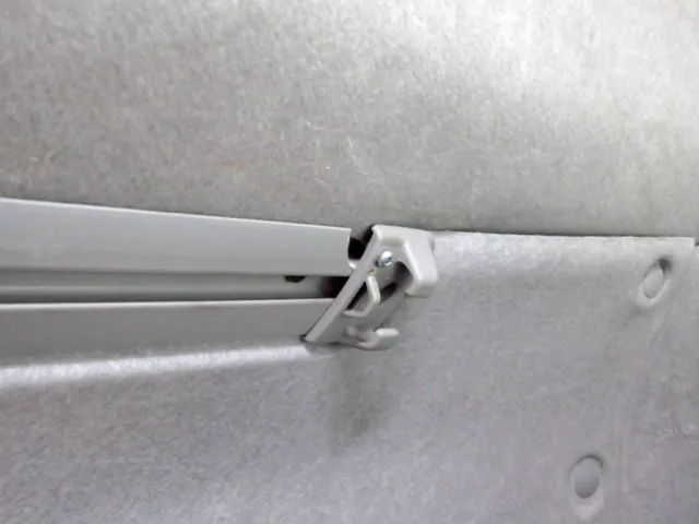 カーテンレールに少し割れがあります。|UDトラックス クオン 2PG-GK5AABの写真25