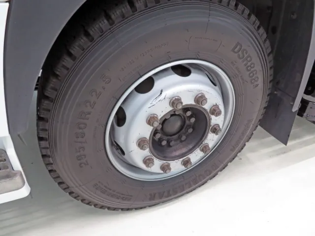 ホイールに小さいキズがあります。|UDトラックス クオン 2PG-GK5AABの写真27
