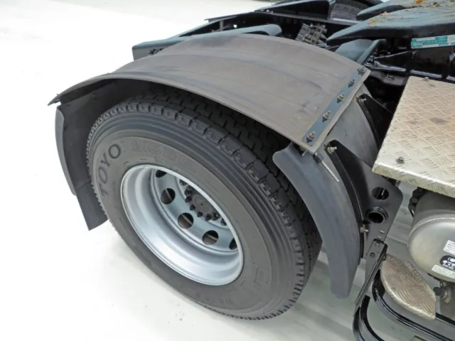 リアフェンダーに色あせ・キズ・スレがあります。|UDトラックス クオン 2PG-GK5AABの写真39