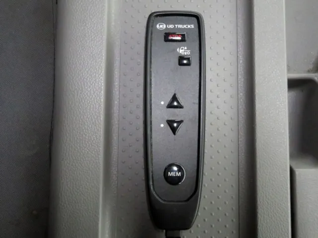 エアサスのコントローラーです。|UDトラックス クオン 2PG-GK5AABの写真43