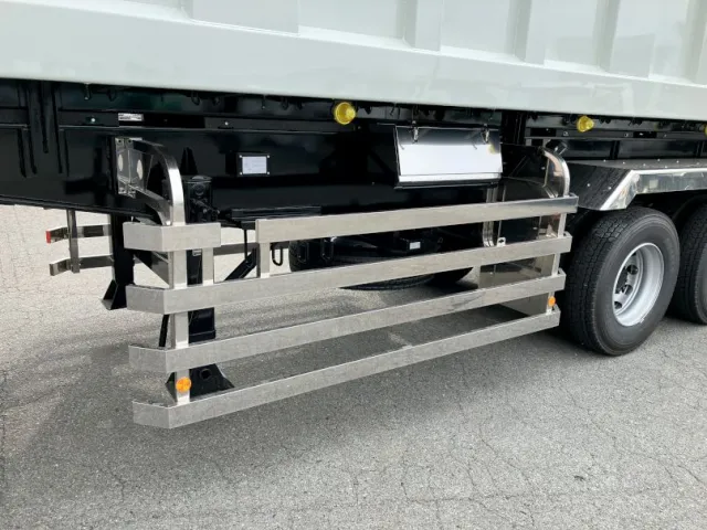 サイドバンパー・工具箱はステンレス製です。|コダイラ  KFL32改の写真20