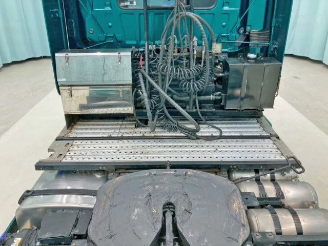 踊りは縞板アルミです。|日野 プロフィア 2DG-SH1EDGGの写真10