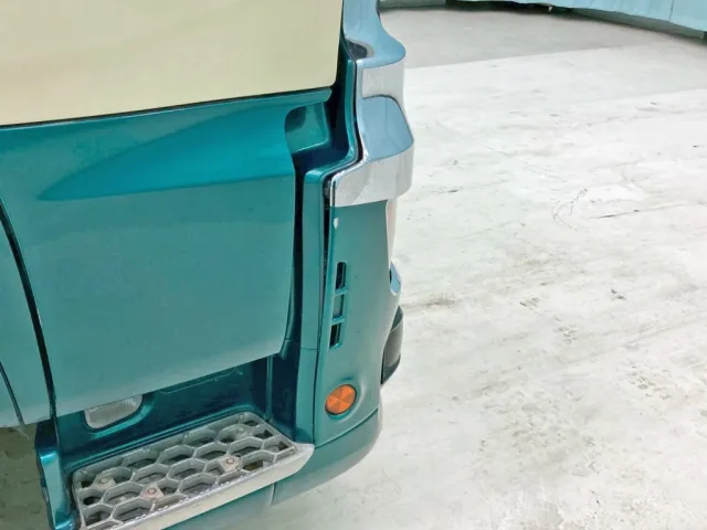 フロントバンパー運転席側カバーが外れています。|日野 プロフィア 2DG-SH1EDGGの写真28