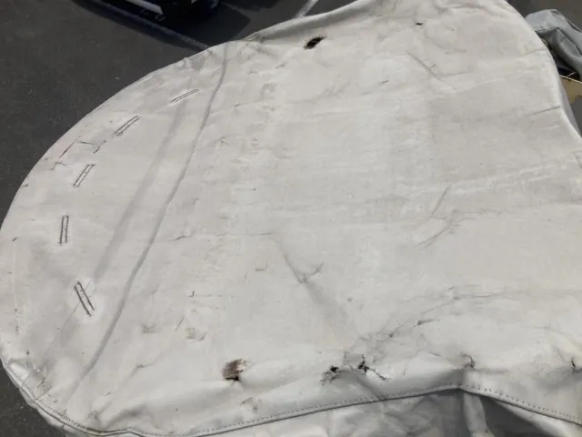 ホッパーカバーの状態です。（破れ、穴が有ります）|日野 レンジャー LKG-FJ7JDAAの写真14