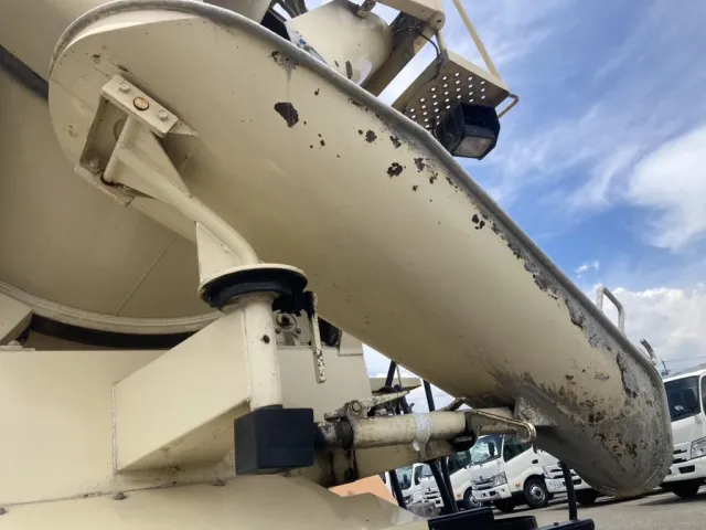 シューターの裏側の状態です。|日野 レンジャー LKG-FJ7JDAAの写真23