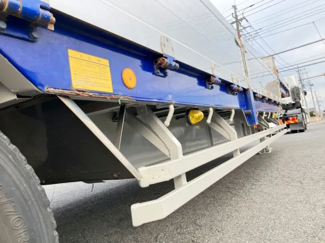 運転席側サイドレールにキズ・サビがあります。|フルハーフ  DFPDG341AN改の写真45