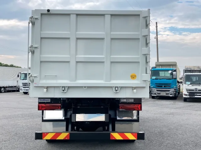 リヤ周りの状態です。|三菱 スーパーグレート 2PG-FV80VYの写真12