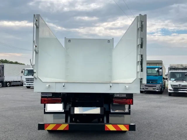 リヤゲートは片開き式です。|三菱 スーパーグレート 2PG-FV80VYの写真13