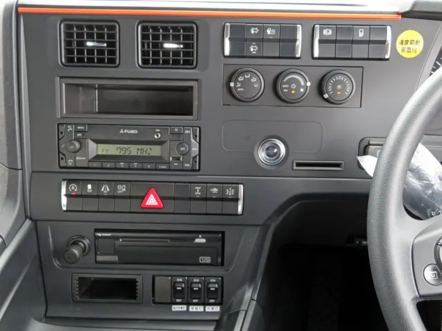 パネル周りの状態です。|三菱 スーパーグレート 2PG-FV80VZの写真23