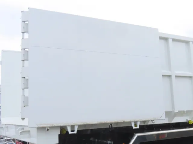 リア扉は片開式です。|三菱 スーパーグレート 2PG-FV80VYの写真14