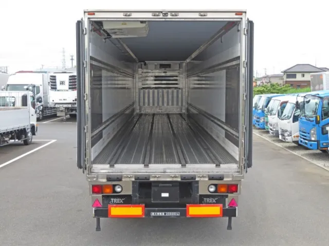 門口周りはステンレス製です。|トレクス  VFR346ADの写真7